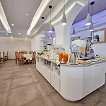 Hotell Montemerlo 3*